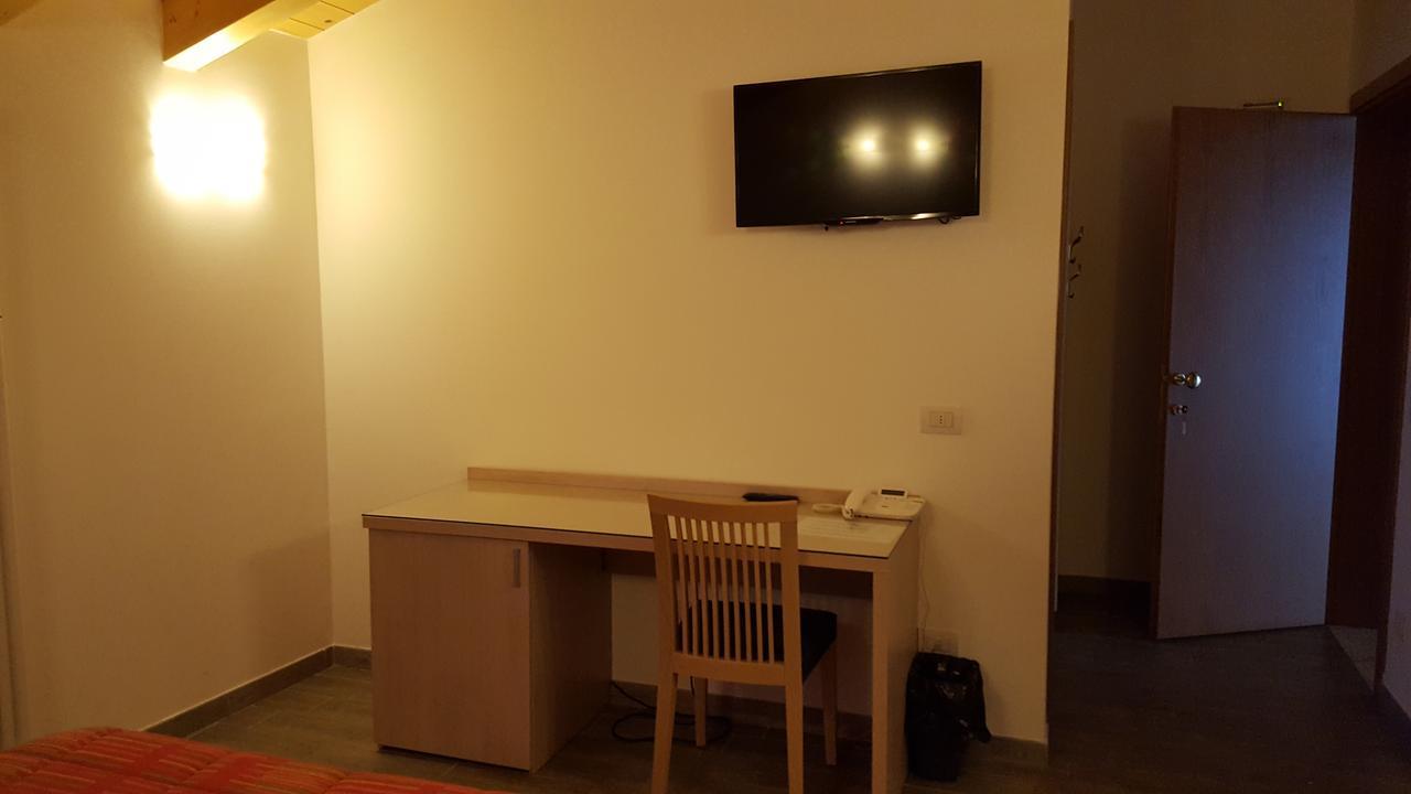 Albergo Consul Спилимберго Екстериор снимка